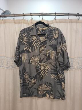Tommy Bahama Men's Short Sleeve 100% Silk Button-Up Shirt Medium